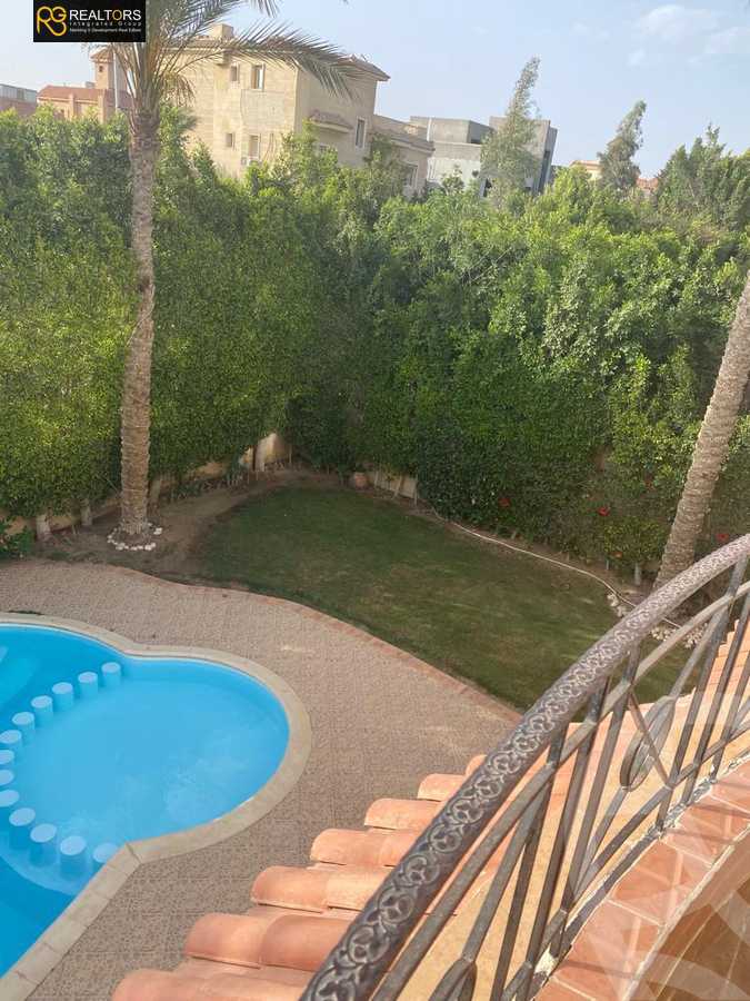 https://aqarmap.com.eg/en/listing/4335459-for-sale-cairo-6th-of-october-compound-royal-hills