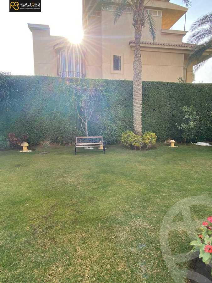 https://aqarmap.com.eg/en/listing/4335459-for-sale-cairo-6th-of-october-compound-royal-hills