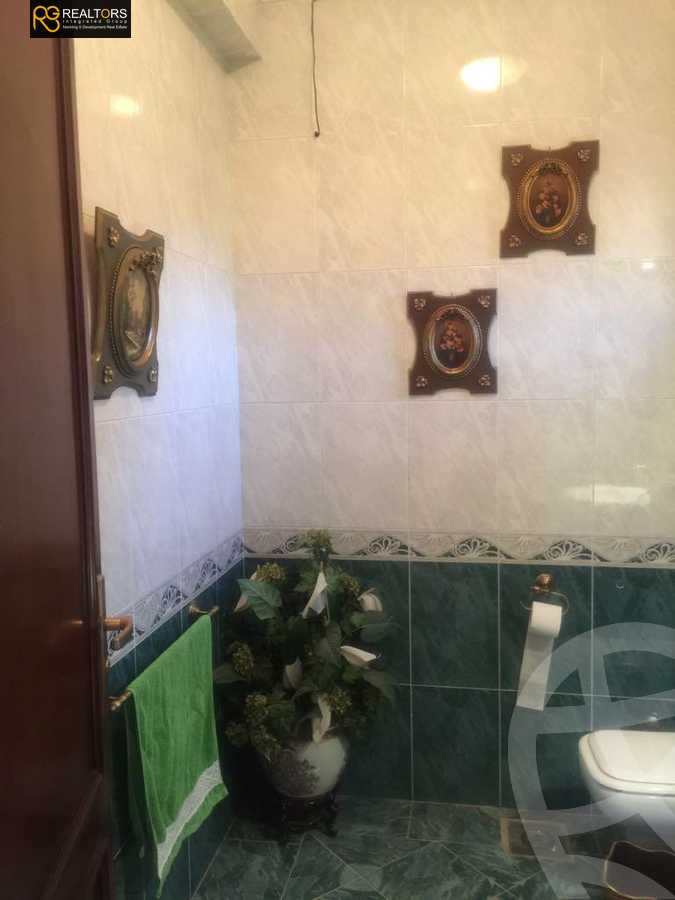 https://aqarmap.com.eg/en/listing/4335459-for-sale-cairo-6th-of-october-compound-royal-hills