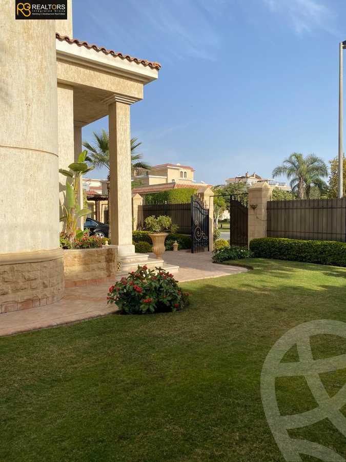 https://aqarmap.com.eg/en/listing/4335459-for-sale-cairo-6th-of-october-compound-royal-hills