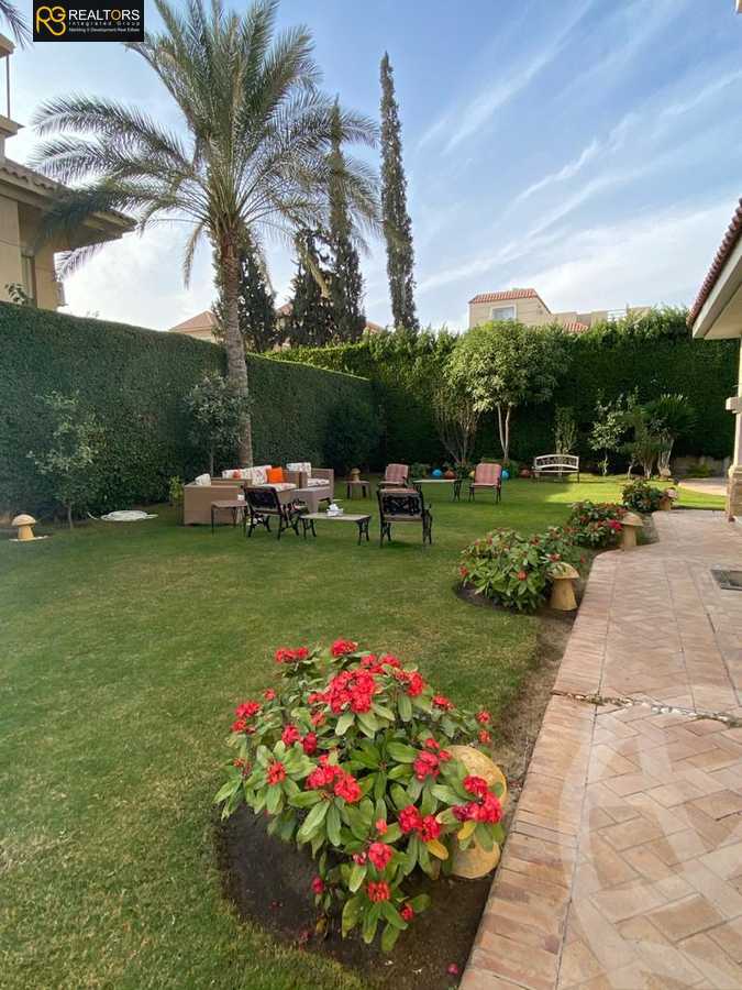 https://aqarmap.com.eg/en/listing/4335459-for-sale-cairo-6th-of-october-compound-royal-hills