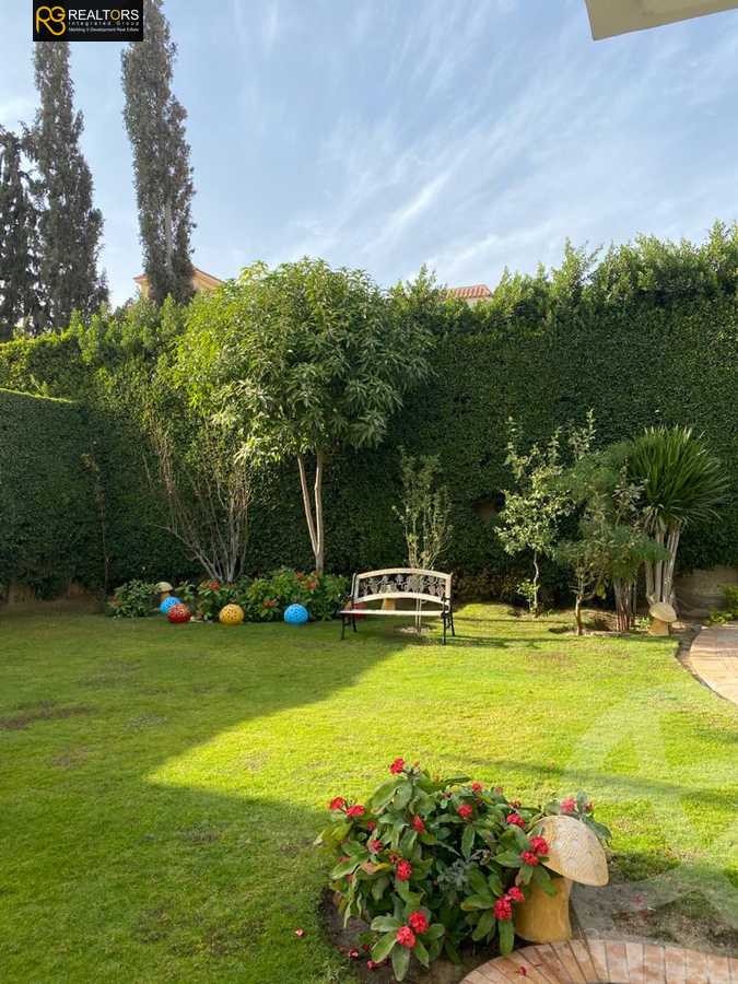 https://aqarmap.com.eg/en/listing/4335459-for-sale-cairo-6th-of-october-compound-royal-hills