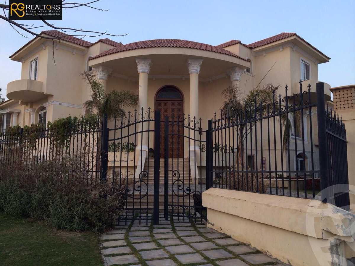 https://aqarmap.com.eg/en/listing/4335425-for-sale-cairo-6th-of-october-compound-royal-hills