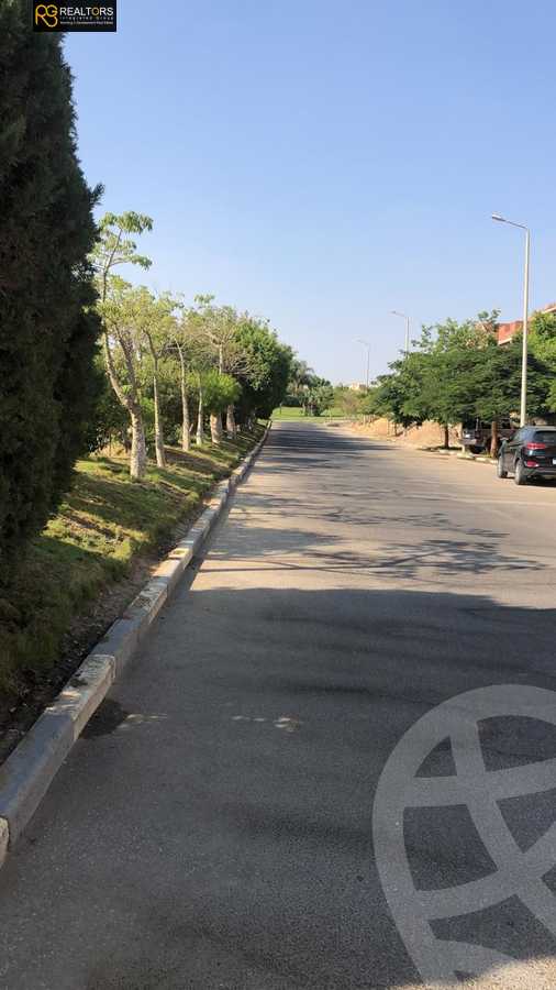 https://aqarmap.com.eg/ar/listing/4347069-for-sale-cairo-el-sheikh-zayed-city-compounds-in-sheikh-zayed-beverly-hills
