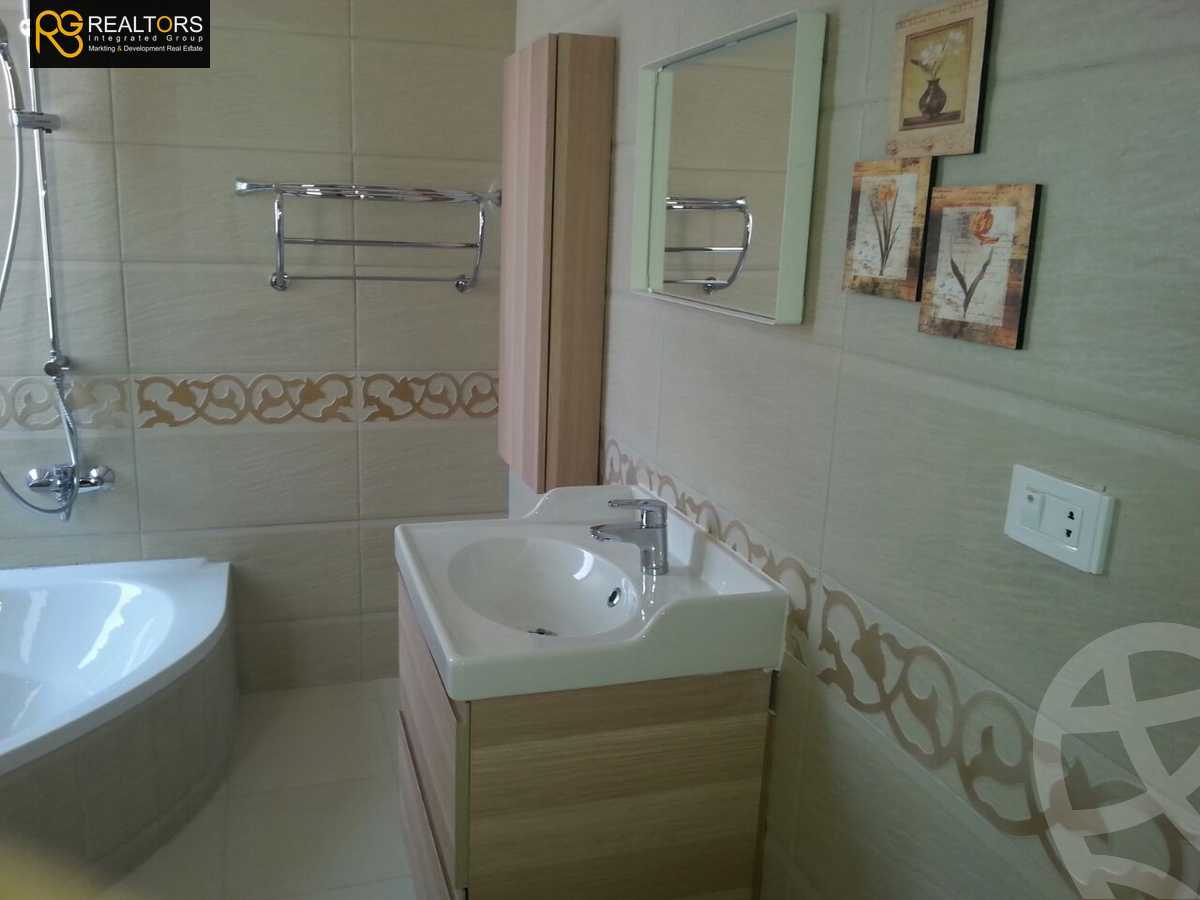 https://aqarmap.com.eg/en/listing/4352409-for-sale-cairo-el-sheikh-zayed-city-compounds-kmbwnd-ljry-swdyk
