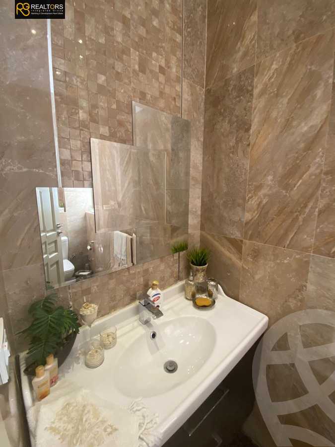 https://aqarmap.com.eg/en/listing/4352409-for-sale-cairo-el-sheikh-zayed-city-compounds-kmbwnd-ljry-swdyk