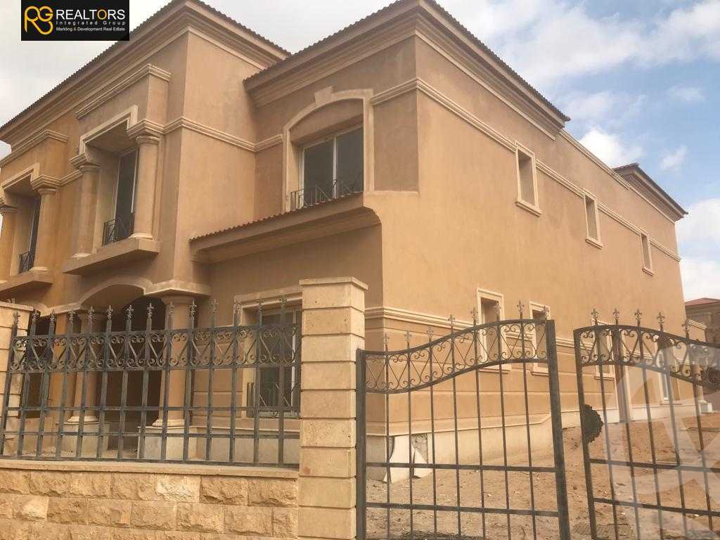 https://aqarmap.com.eg/en/listing/4353497-for-sale-cairo-el-sheikh-zayed-city-compounds-in-sheikh-zayed-royal-meadows