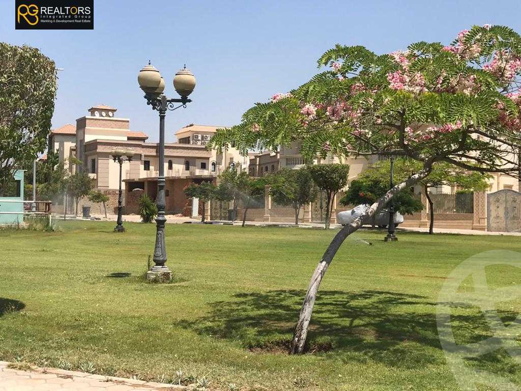 https://aqarmap.com.eg/ar/listing/4353624-for-sale-cairo-el-sheikh-zayed-city-compounds-in-sheikh-zayed-beverly-hills