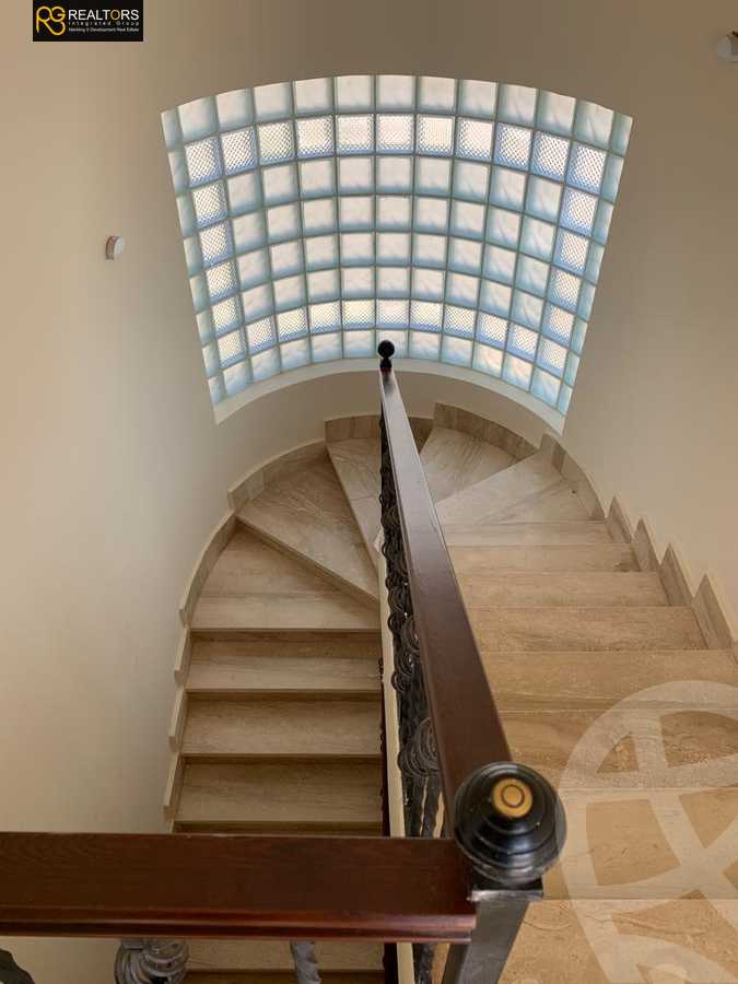 https://aqarmap.com.eg/ar/listing/4353672-for-sale-cairo-el-sheikh-zayed-city-compounds-in-sheikh-zayed-royal-city