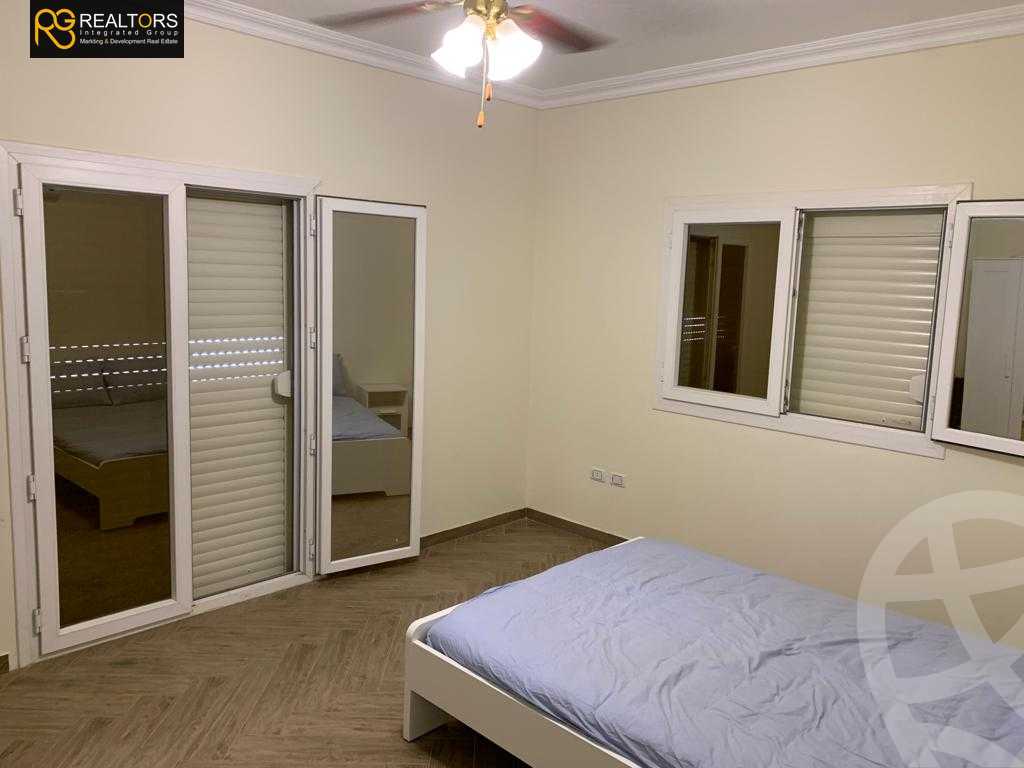 https://aqarmap.com.eg/ar/listing/4353672-for-sale-cairo-el-sheikh-zayed-city-compounds-in-sheikh-zayed-royal-city