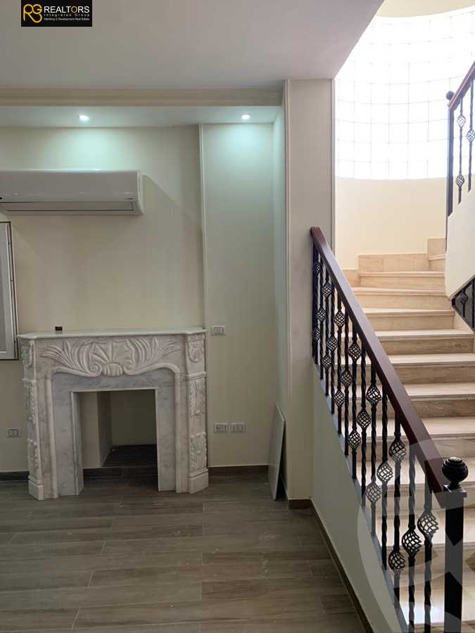 https://aqarmap.com.eg/ar/listing/4353672-for-sale-cairo-el-sheikh-zayed-city-compounds-in-sheikh-zayed-royal-city