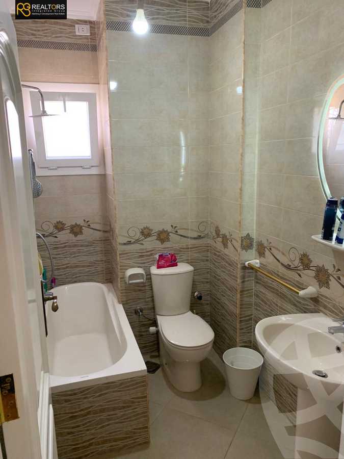 https://aqarmap.com.eg/ar/listing/4353672-for-sale-cairo-el-sheikh-zayed-city-compounds-in-sheikh-zayed-royal-city