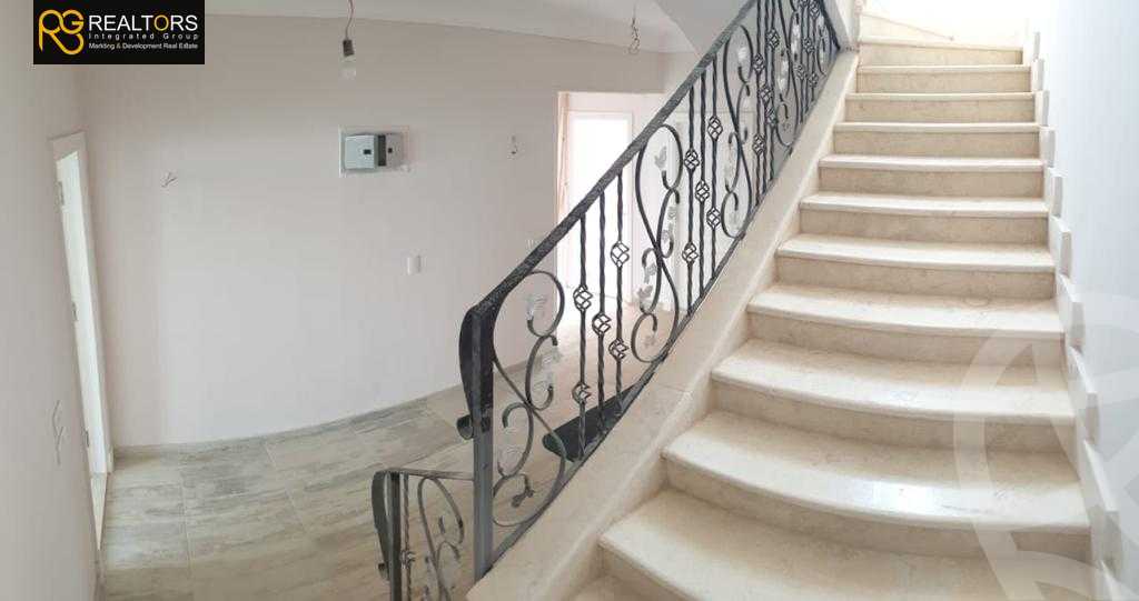https://aqarmap.com.eg/ar/listing/4356714-for-sale-cairo-6th-of-october-compound-woodville