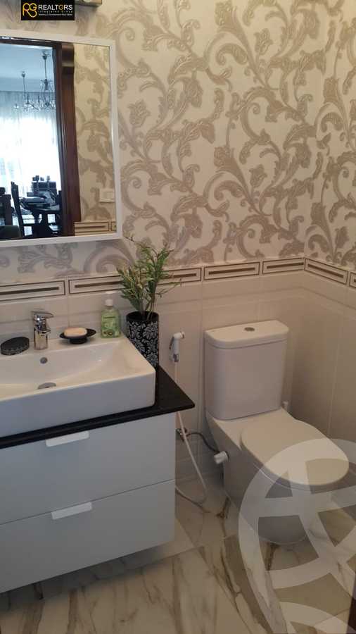 https://aqarmap.com.eg/en/listing/4356813-for-sale-cairo-el-sheikh-zayed-city-compounds-greens