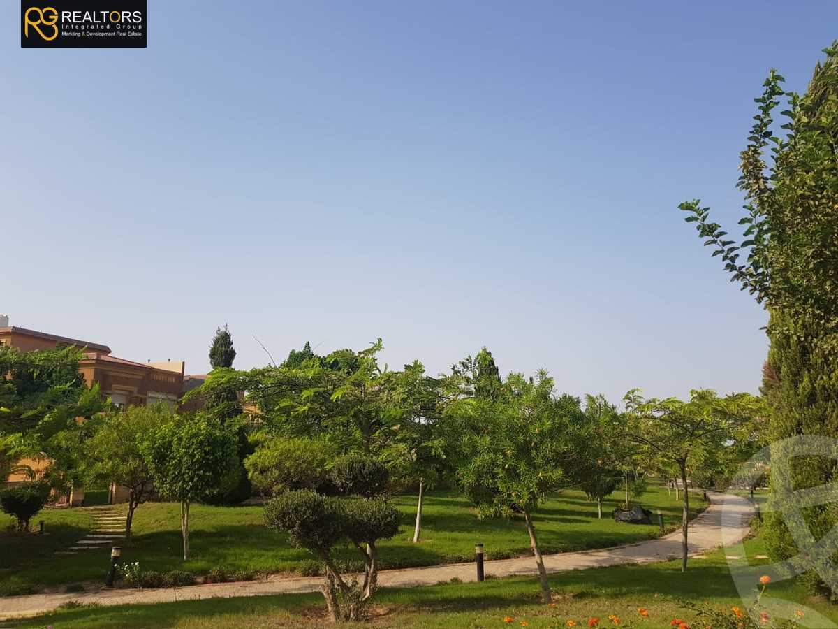 https://aqarmap.com.eg/en/listing/4357133-for-sale-cairo-el-sheikh-zayed-city-compounds-in-sheikh-zayed-royal-meadows