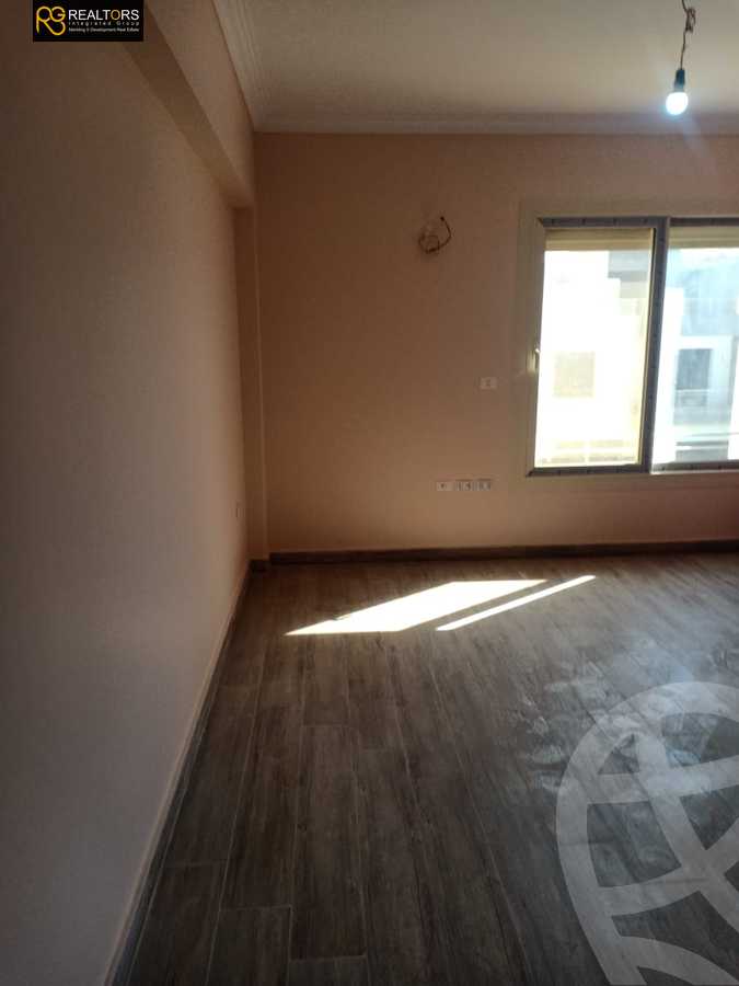 https://aqarmap.com.eg/ar/listing/4357986-for-sale-cairo-6th-of-october-compound-woodville