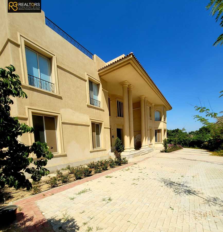 https://aqarmap.com.eg/ar/listing/4369566-for-sale-cairo-6th-of-october-compound-royal-hills