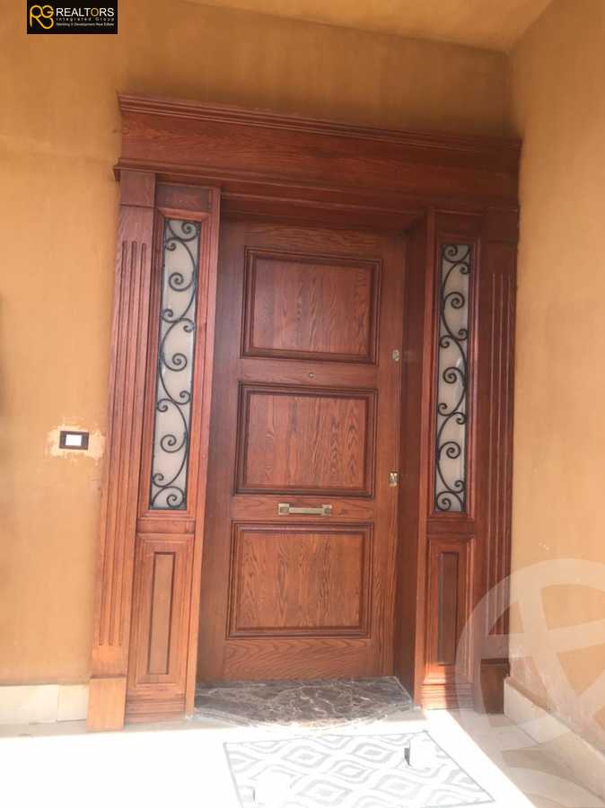 https://aqarmap.com.eg/en/listing/4369961-for-sale-cairo-el-sheikh-zayed-city-compounds-in-sheikh-zayed-royal-meadows
