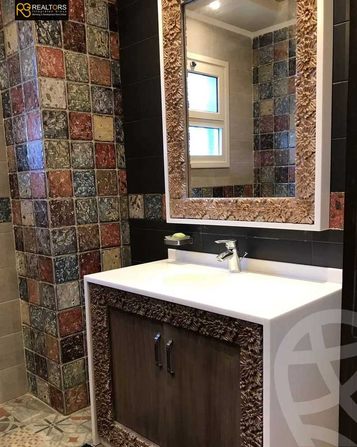 https://aqarmap.com.eg/ar/listing/4371176-for-sale-cairo-el-sheikh-zayed-city-compounds-in-sheikh-zayed-beverly-hills