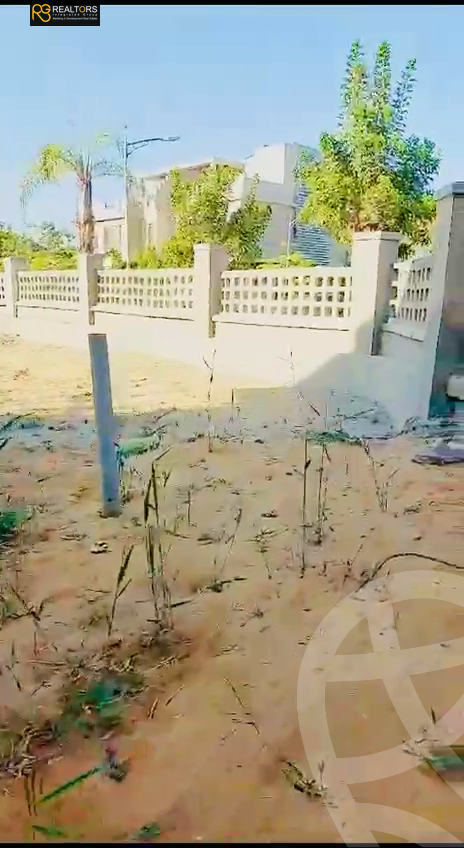 https://aqarmap.com.eg/en/listing/4371867-for-sale-cairo-el-sheikh-zayed-city-compounds-crown-medical-center-al-remas