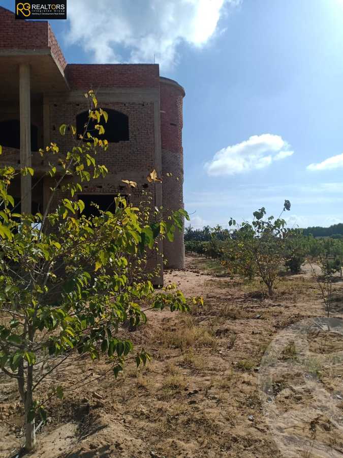 https://aqarmap.com.eg/ar/listing/4541206-for-sale-cairo-alex-cairo-desert-road-mdyn-sfnks-ljdyd-east-dream