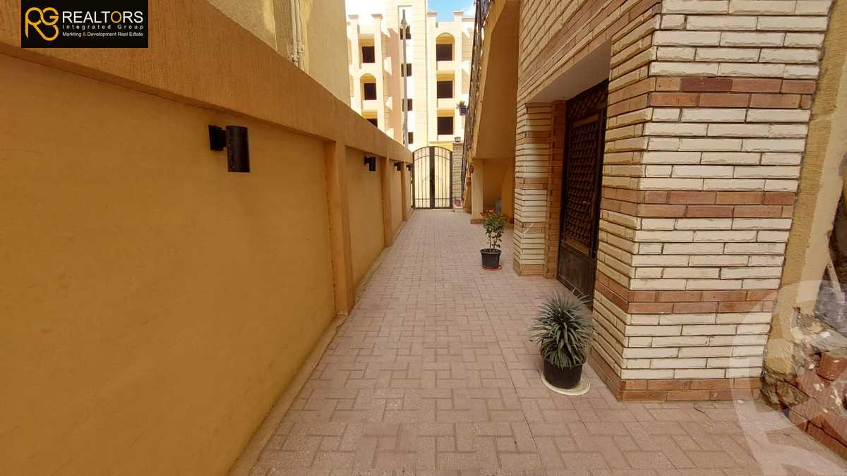 https://aqarmap.com.eg/en/listing/4550687-for-sale-cairo-6th-of-october-el-ahyaa-neighborhood-3rd-al-hay-al-thalith-st