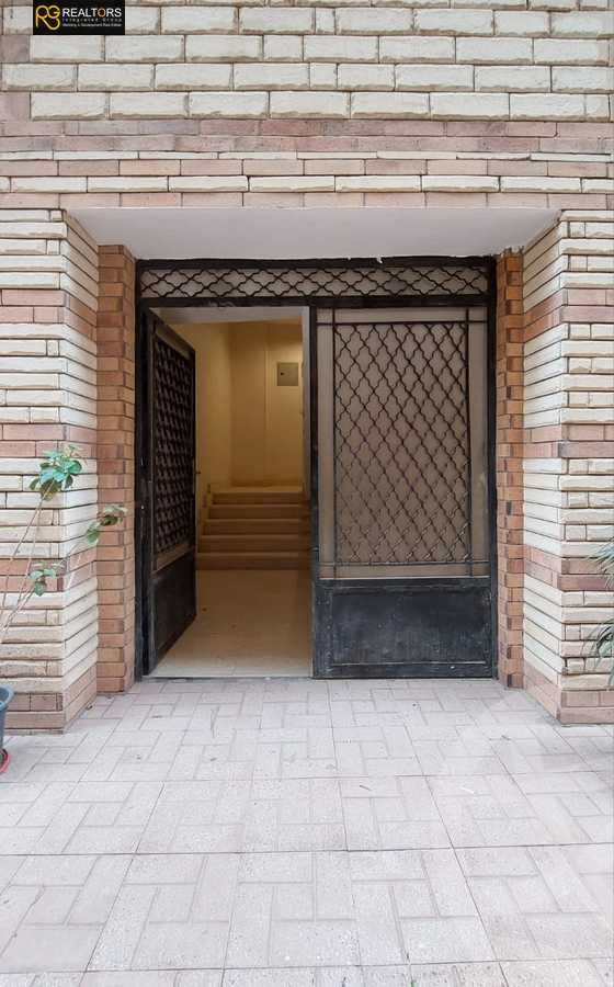 https://aqarmap.com.eg/en/listing/4550687-for-sale-cairo-6th-of-october-el-ahyaa-neighborhood-3rd-al-hay-al-thalith-st