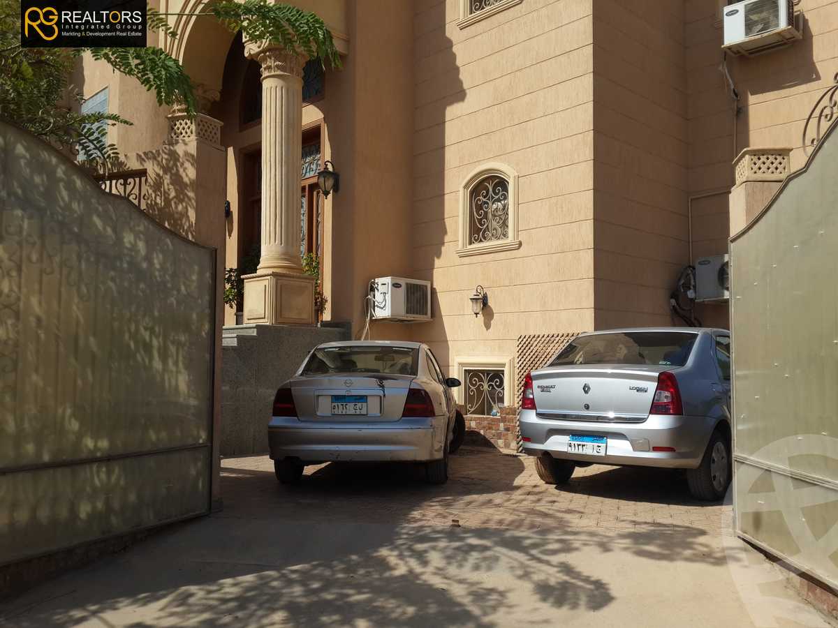 https://aqarmap.com.eg/en/listing/4646001-for-sale-cairo-el-sheikh-zayed-city-el-hay-el-thaleth-ashaer-area-1-street-13