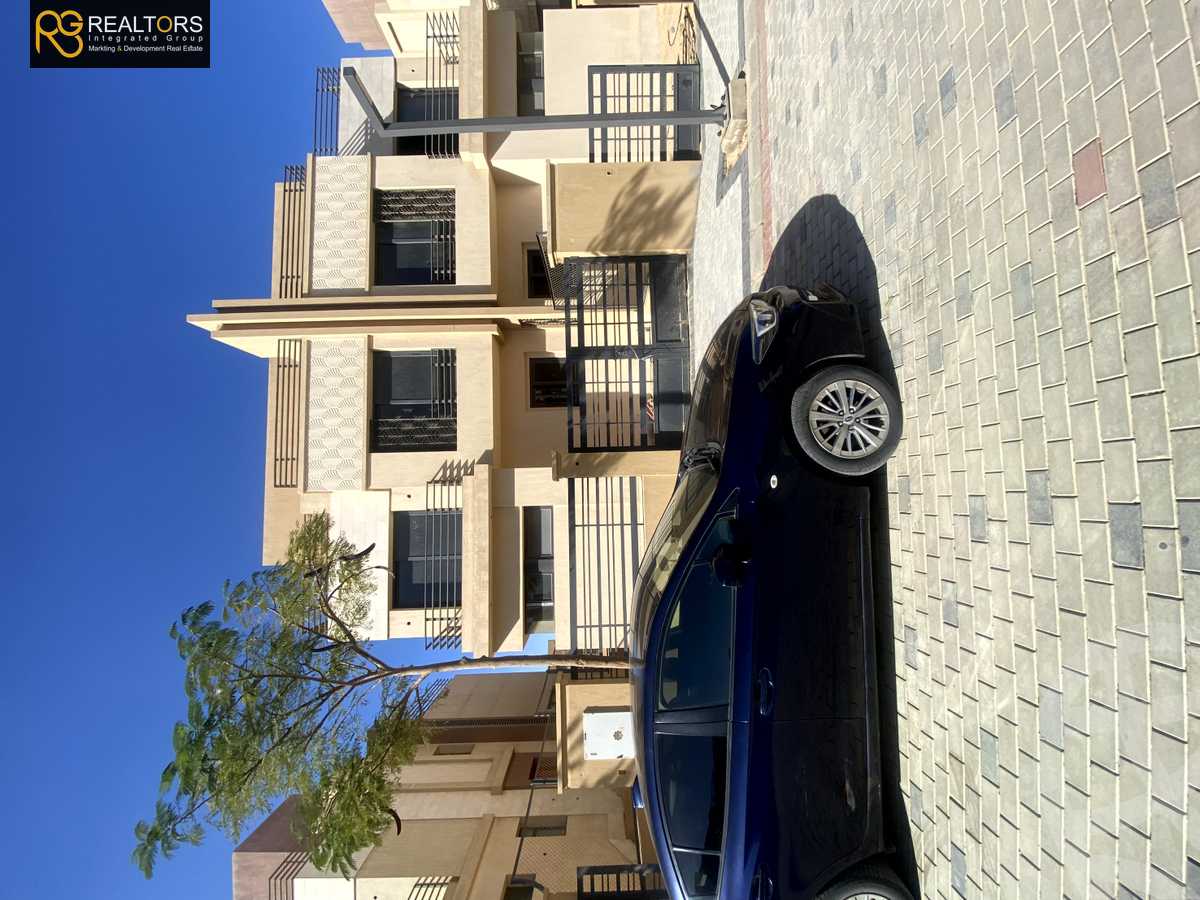 https://aqarmap.com.eg/ar/listing/4646796-for-sale-cairo-el-sheikh-zayed-city-compounds-in-sheikh-zayed-alma