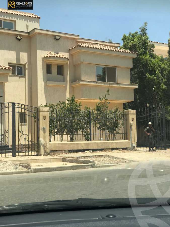 https://aqarmap.com.eg/ar/listing/4664878-for-sale-cairo-6th-of-october-compound-royal-hills