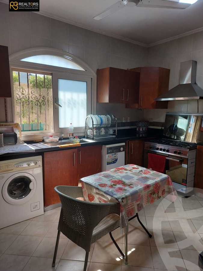 https://aqarmap.com.eg/en/listing/4721218-for-sale-cairo-el-sheikh-zayed-city-compounds-in-sheikh-zayed-royal-city
