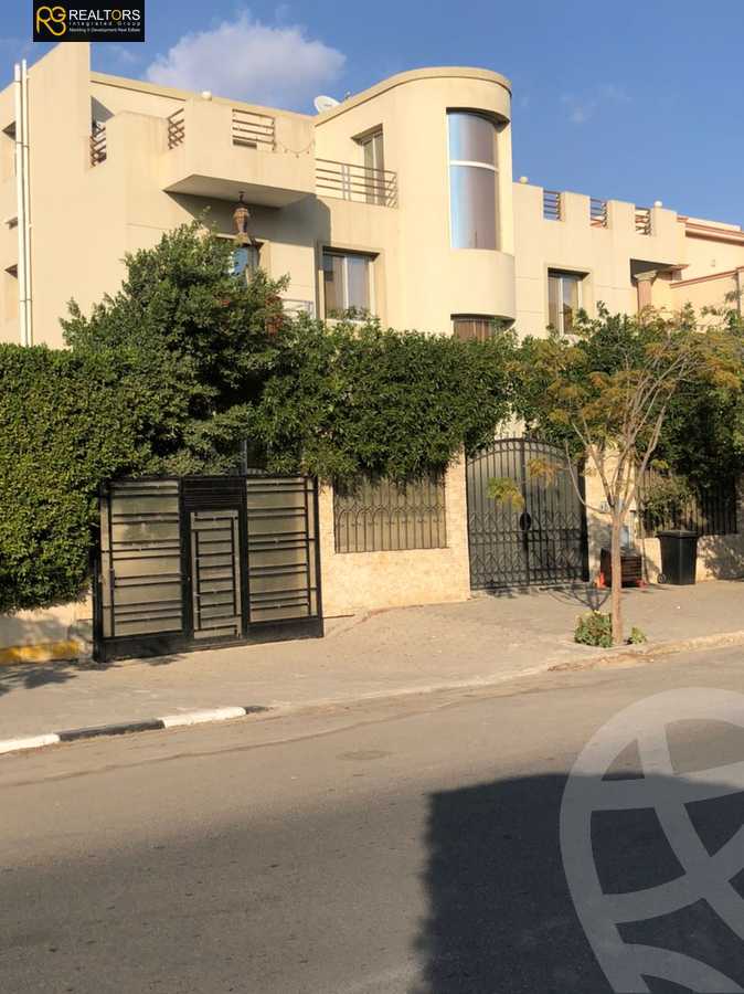 https://aqarmap.com.eg/ar/listing/4774908-for-sale-cairo-el-sheikh-zayed-city-compounds-in-sheikh-zayed-beverly-hills