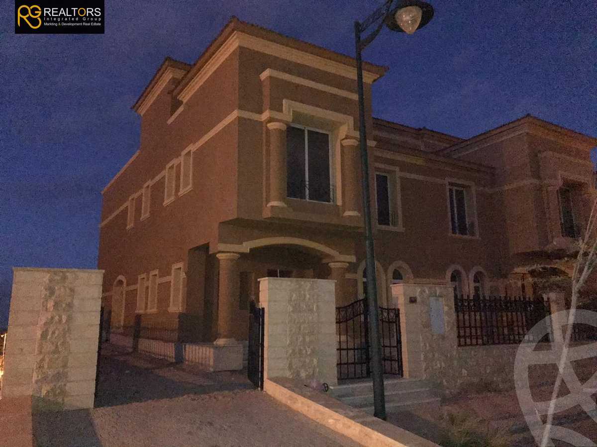 https://aqarmap.com.eg/ar/listing/4795758-for-sale-cairo-el-sheikh-zayed-city-compounds-in-sheikh-zayed-royal-meadows