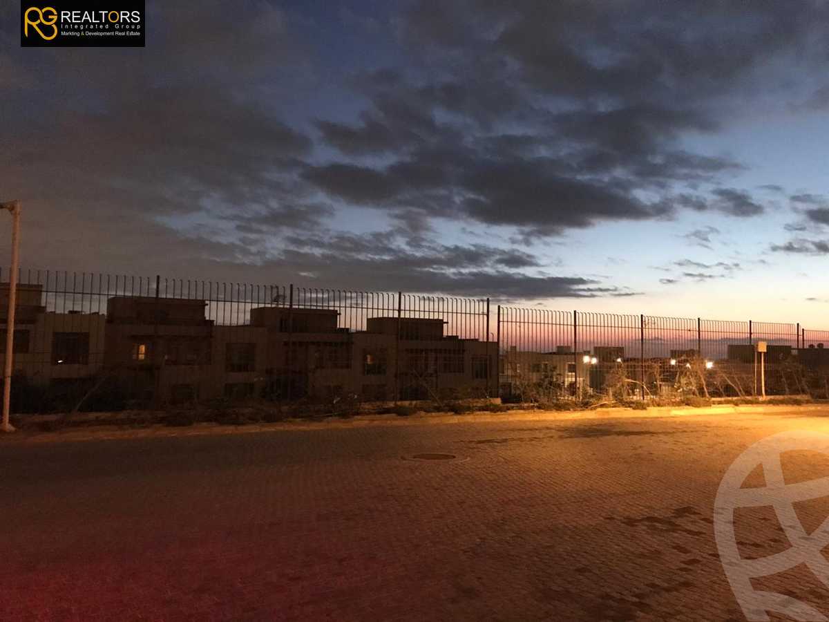 https://aqarmap.com.eg/ar/listing/4795758-for-sale-cairo-el-sheikh-zayed-city-compounds-in-sheikh-zayed-royal-meadows