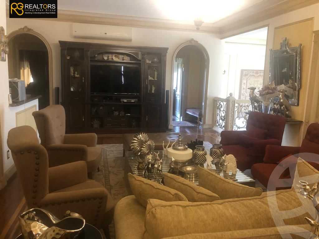 https://aqarmap.com.eg/ar/listing/4846340-for-sale-cairo-el-sheikh-zayed-city-compounds-royal-city