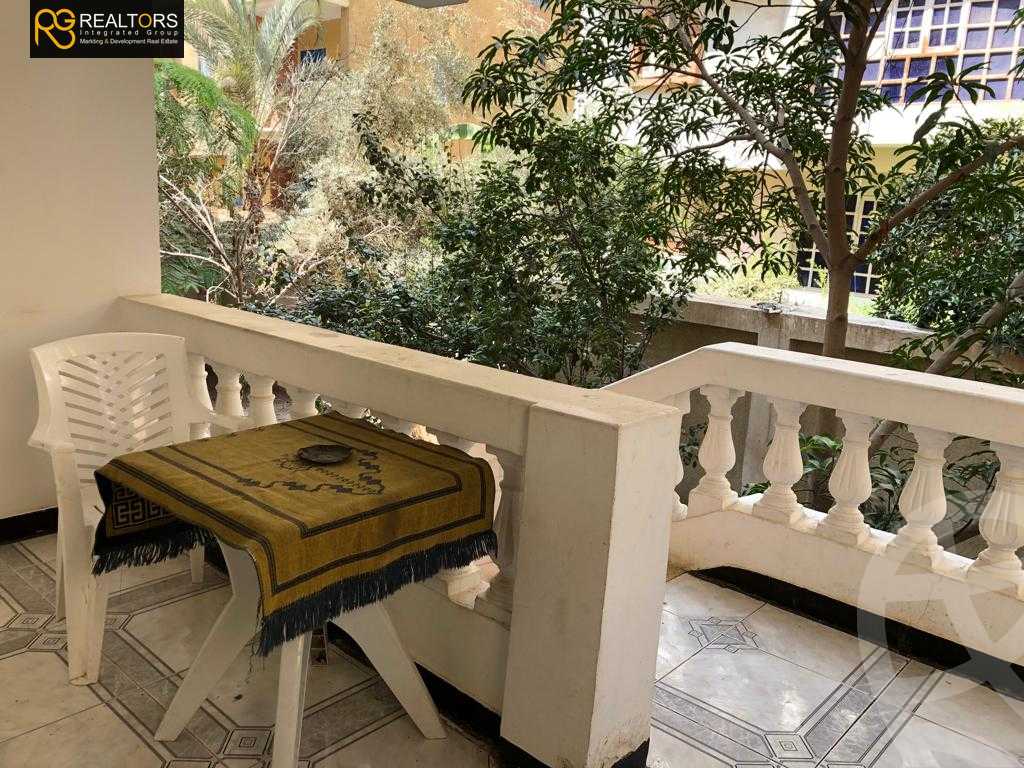 https://aqarmap.com.eg/en/listing/4870626-for-sale-cairo-6th-of-october-el-ahyaa-neighborhood-1st-al-maahad