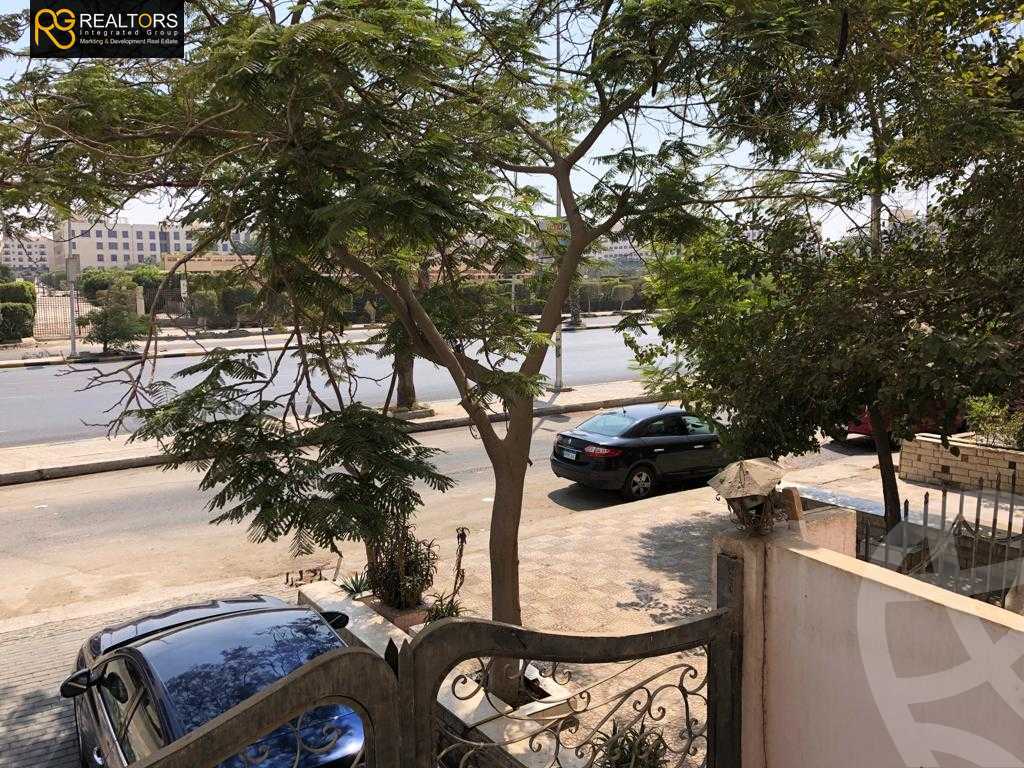 https://aqarmap.com.eg/en/listing/4870626-for-sale-cairo-6th-of-october-el-ahyaa-neighborhood-1st-al-maahad