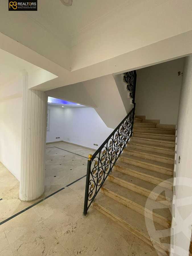 https://aqarmap.com.eg/ar/listing/4872400-for-sale-cairo-6th-of-october-featured-neighborhood-el-motamayez-neighborhood-abd-el-moneim-riad-st