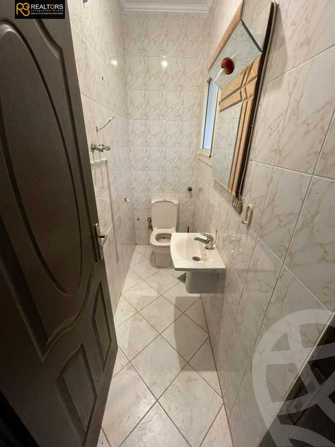 https://aqarmap.com.eg/ar/listing/4872400-for-sale-cairo-6th-of-october-featured-neighborhood-el-motamayez-neighborhood-abd-el-moneim-riad-st