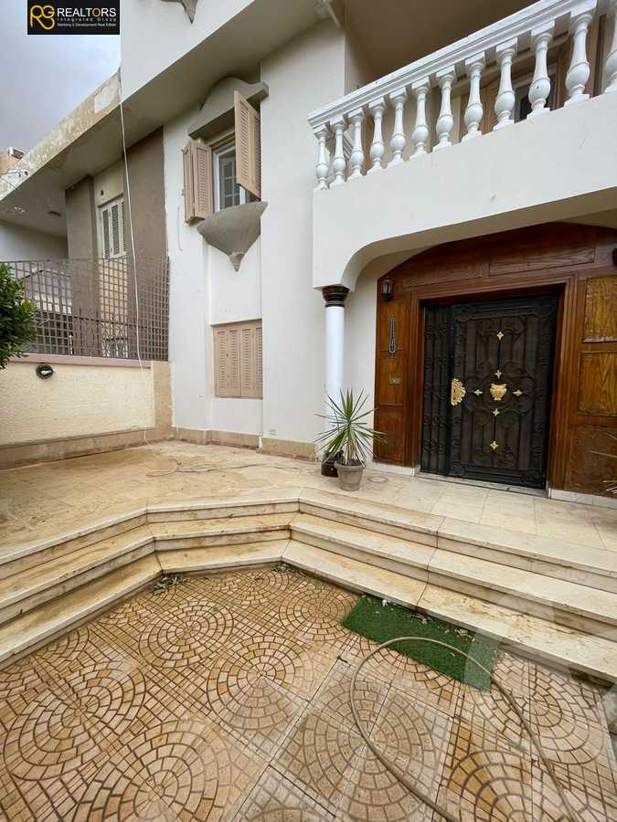 https://aqarmap.com.eg/ar/listing/4872400-for-sale-cairo-6th-of-october-featured-neighborhood-el-motamayez-neighborhood-abd-el-moneim-riad-st