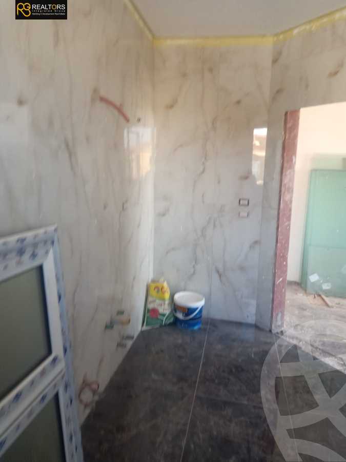 https://aqarmap.com.eg/ar/listing/4904754-for-sale-cairo-el-sheikh-zayed-city-compounds-royal-meadows