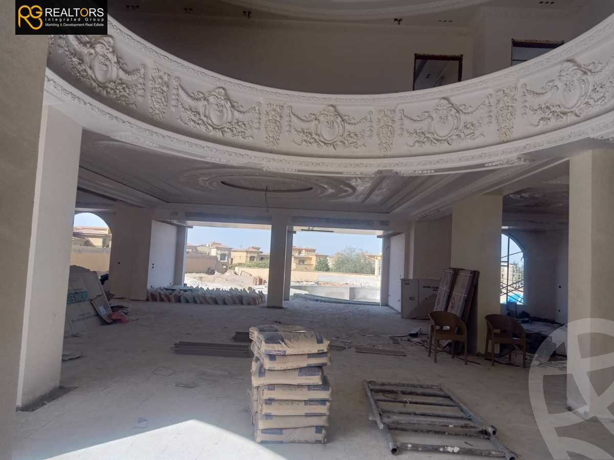 https://aqarmap.com.eg/ar/listing/4904754-for-sale-cairo-el-sheikh-zayed-city-compounds-royal-meadows