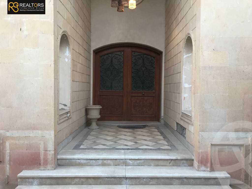 https://aqarmap.com.eg/ar/listing/4907637-for-sale-cairo-6th-of-october-compounds-royal-hills