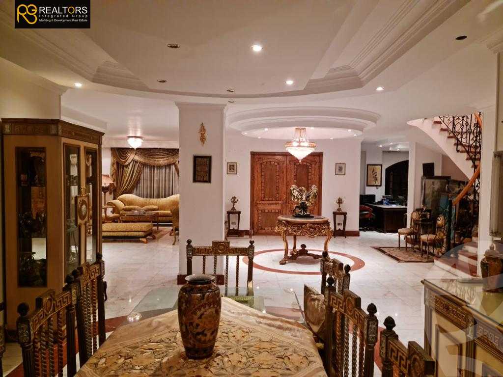 https://aqarmap.com.eg/en/listing/4924711-for-sale-cairo-6th-of-october-featured-neighborhood-el-motamayez-neighborhood-abd-el-moneim-riad-st