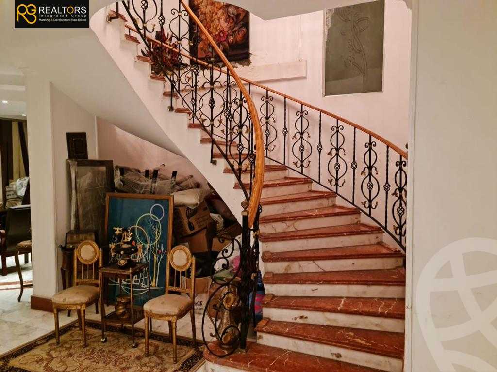 https://aqarmap.com.eg/en/listing/4924711-for-sale-cairo-6th-of-october-featured-neighborhood-el-motamayez-neighborhood-abd-el-moneim-riad-st