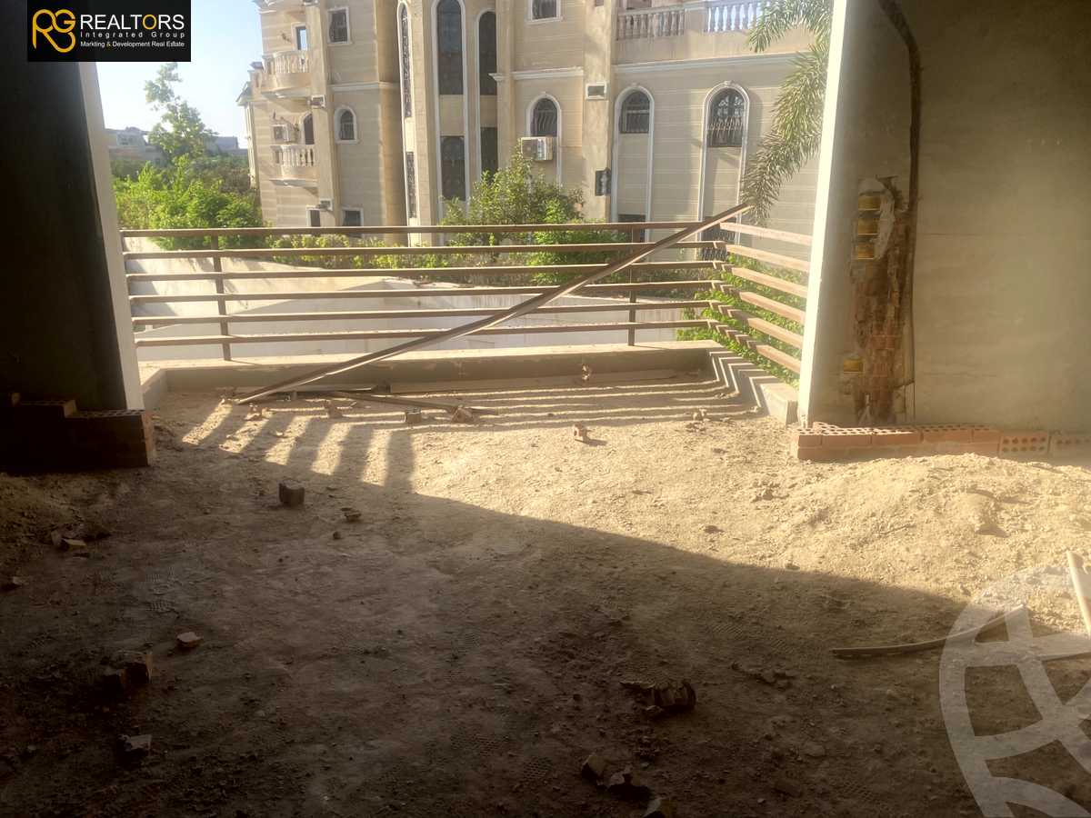 https://aqarmap.com.eg/en/listing/4925464-for-sale-cairo-el-sheikh-zayed-city-compounds-beverly-hills