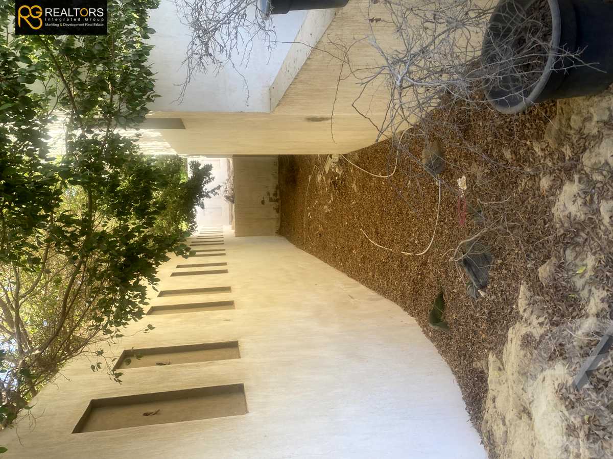 https://aqarmap.com.eg/en/listing/4925464-for-sale-cairo-el-sheikh-zayed-city-compounds-beverly-hills