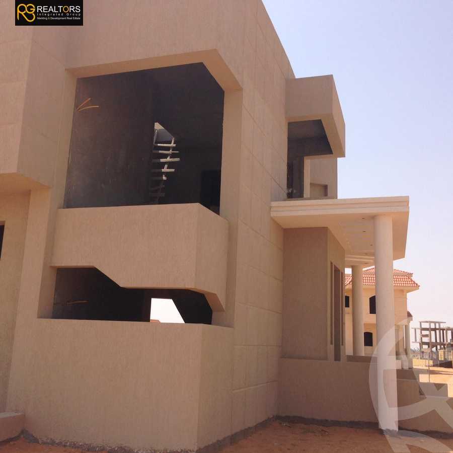 https://aqarmap.com.eg/ar/listing/4926998-for-sale-cairo-el-sheikh-zayed-city-alex-cairo-desert-road-mdyn-sfnks-ljdyd-el-ein-valley