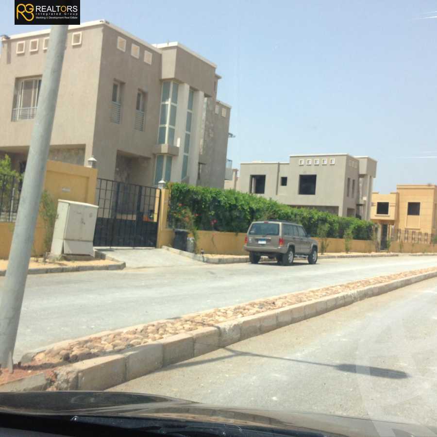 https://aqarmap.com.eg/ar/listing/4926998-for-sale-cairo-el-sheikh-zayed-city-alex-cairo-desert-road-mdyn-sfnks-ljdyd-el-ein-valley