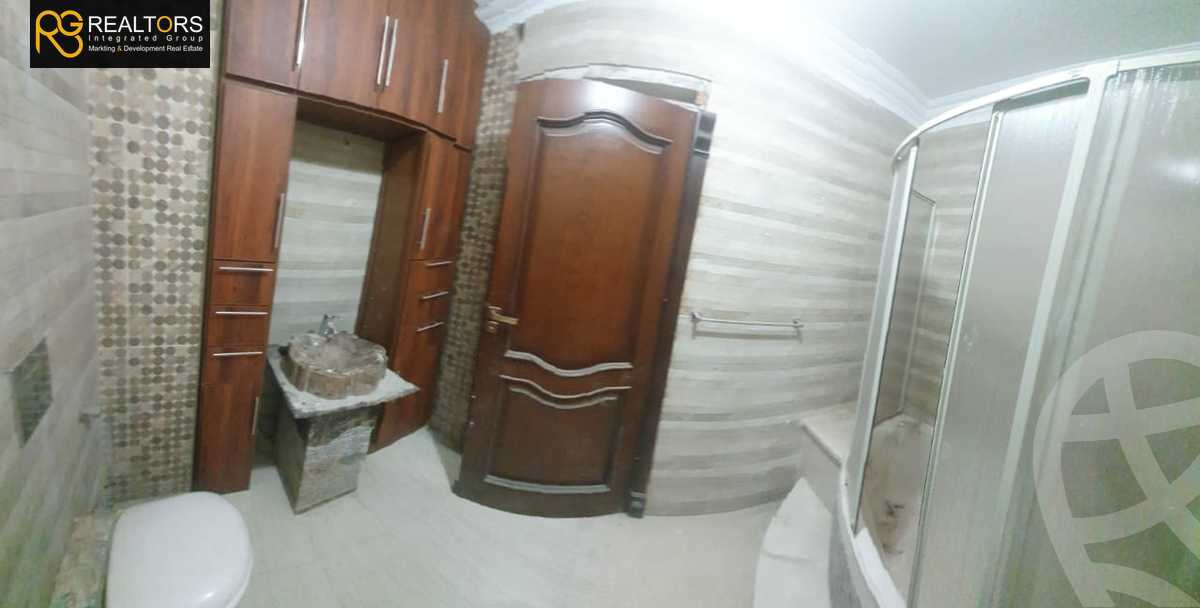 https://aqarmap.com.eg/ar/listing/4927679-for-sale-cairo-el-sheikh-zayed-city-compounds-royal-city